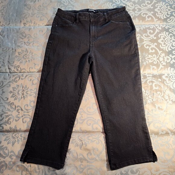 1826 Premium Stretchy Black Denim Capri Jeans, High Waist, Plus Size, Comfortable Fit for Women